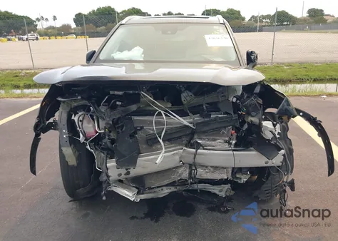 2024 Toyota Highlander Xle z USA, uszkodzony, nr VIN 5TDKDRAH1RS537718